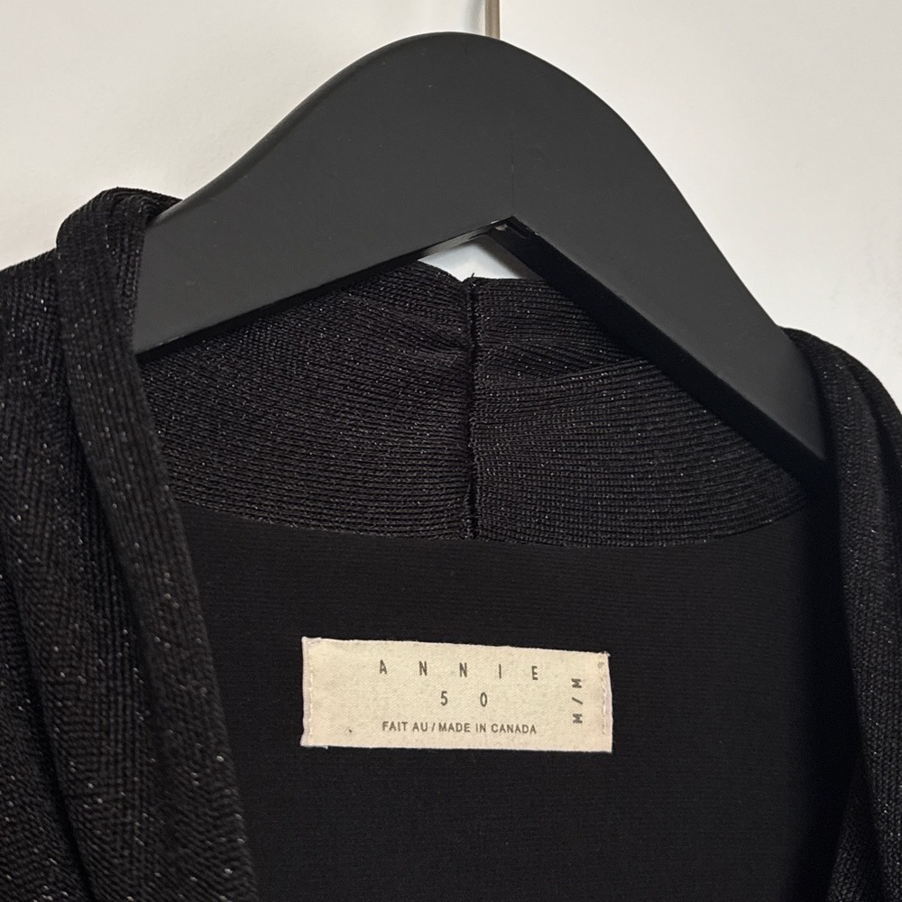 ANNIE 50  🇨🇦 - Black Sparkle dress with short sleeves and tie at neck. Medium - Picture 8 of 8